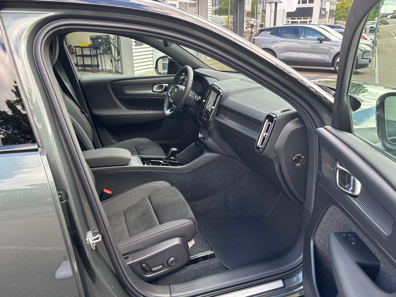 VOLVO EX40 Twin XCENTRIC Edition AWD