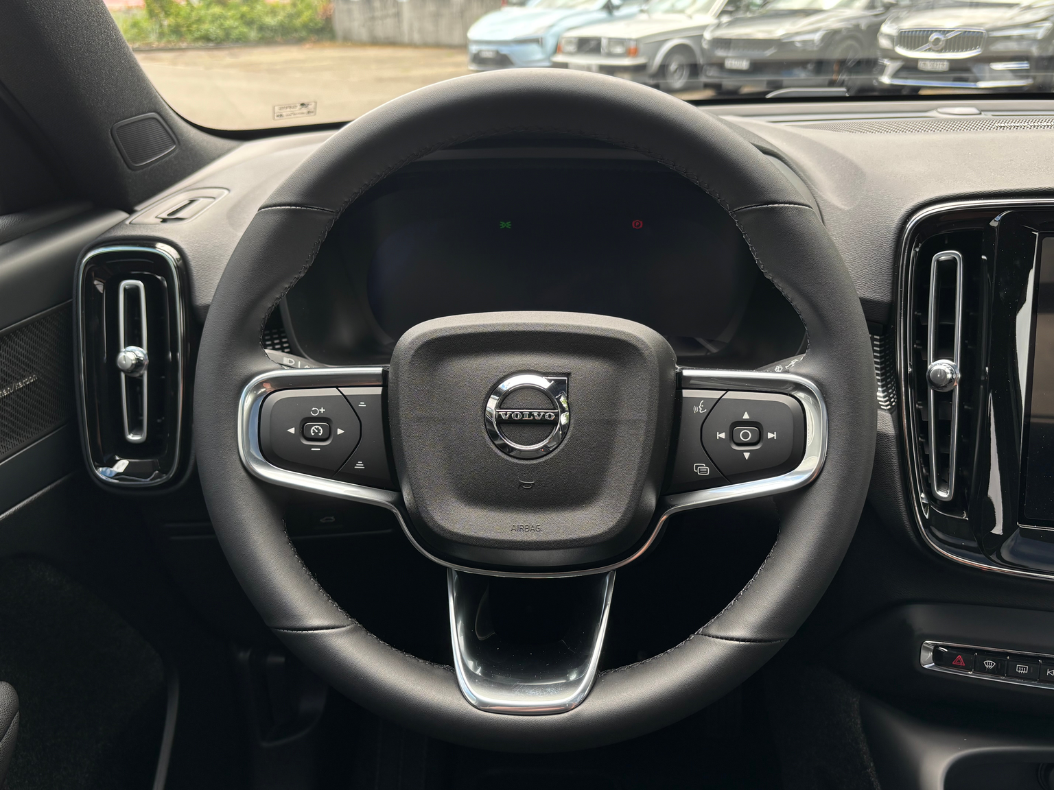 VOLVO EX40 Twin XCENTRIC Edition AWD