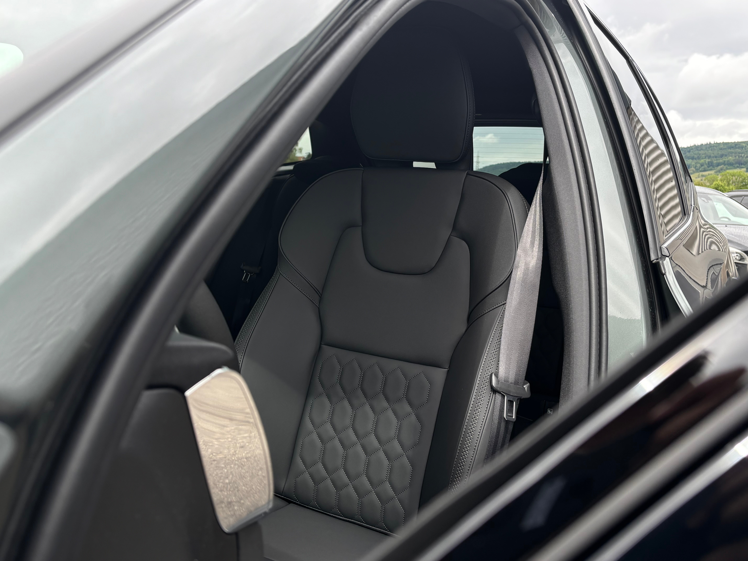 VOLVO XC60 2.0 B5 MH Plus Dark AWD