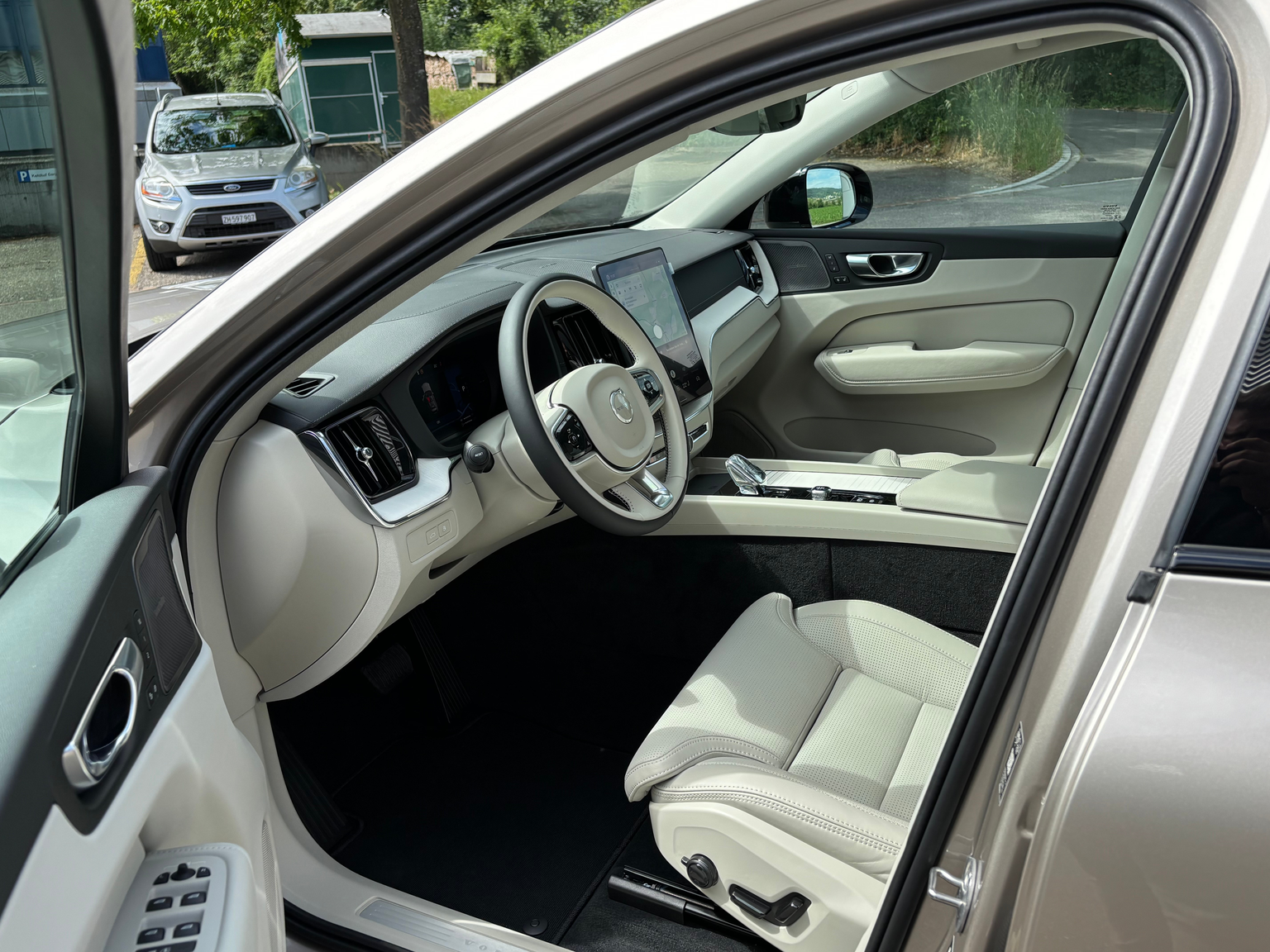 VOLVO XC60 2.0 T8 TE Ultra Dark eAWD