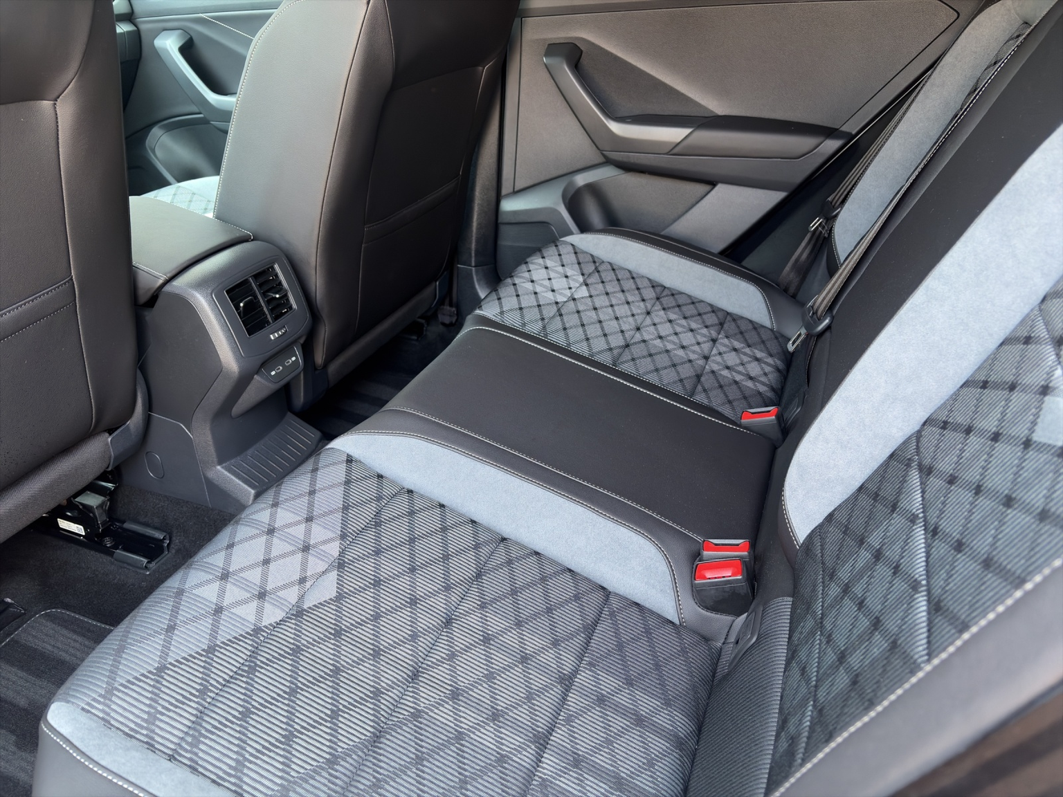 VW T-Roc 2.0 TSI 75 Edition DSG 4Motion