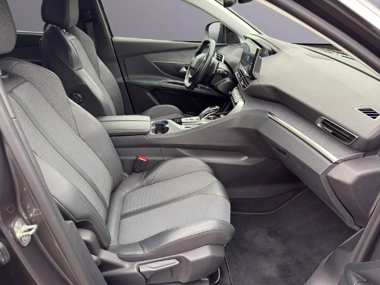PEUGEOT 5008 1.2 PureTech Allure Pack