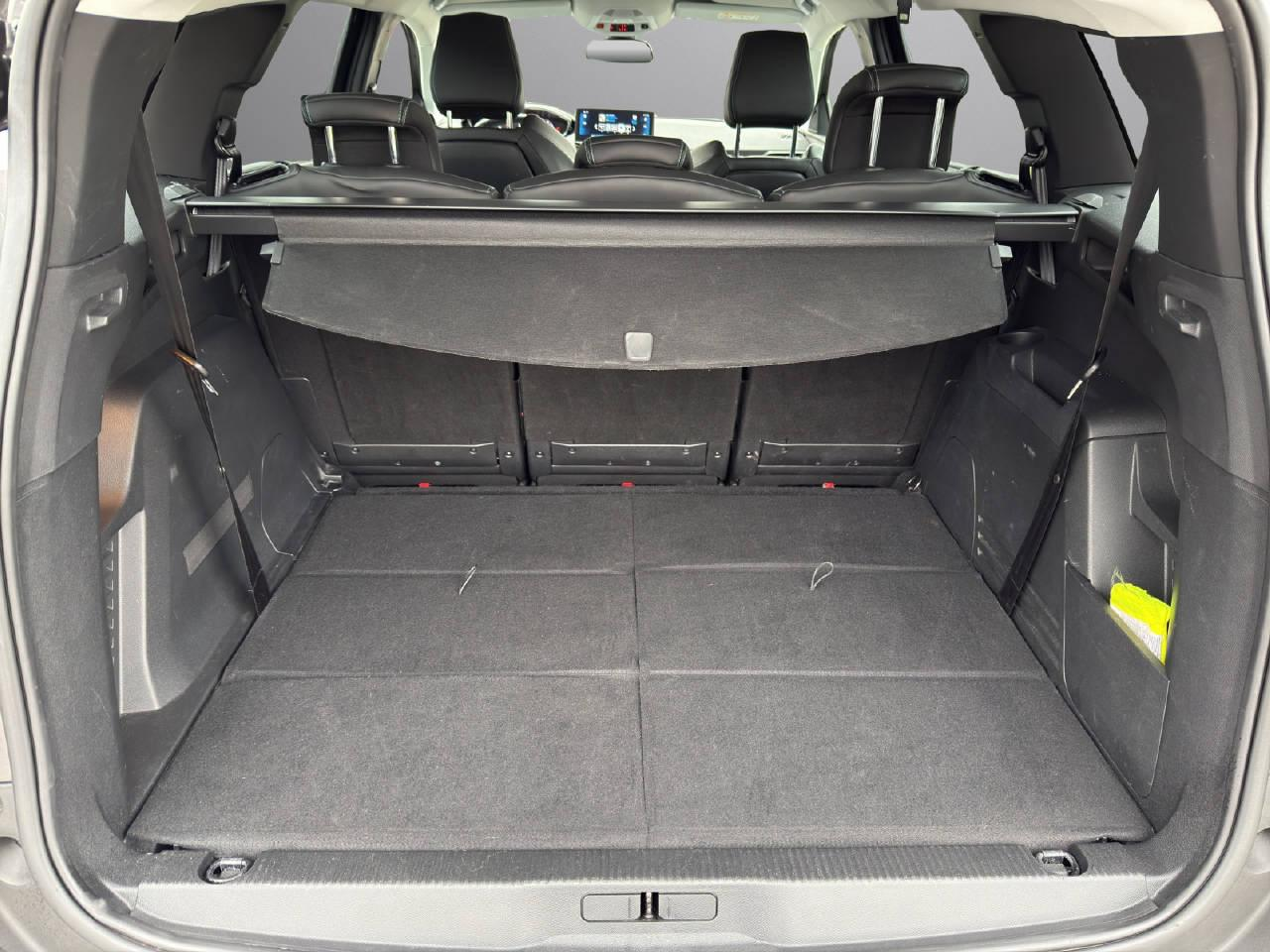 PEUGEOT 5008 1.2 PureTech Allure Pack