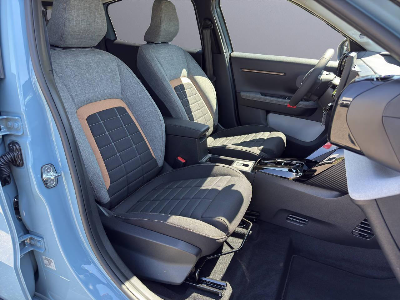 CITROEN e-C3 Aircross Plus