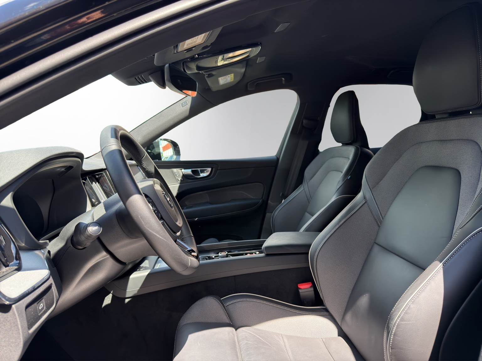 VOLVO XC60 B5 B AWD Plus Dark