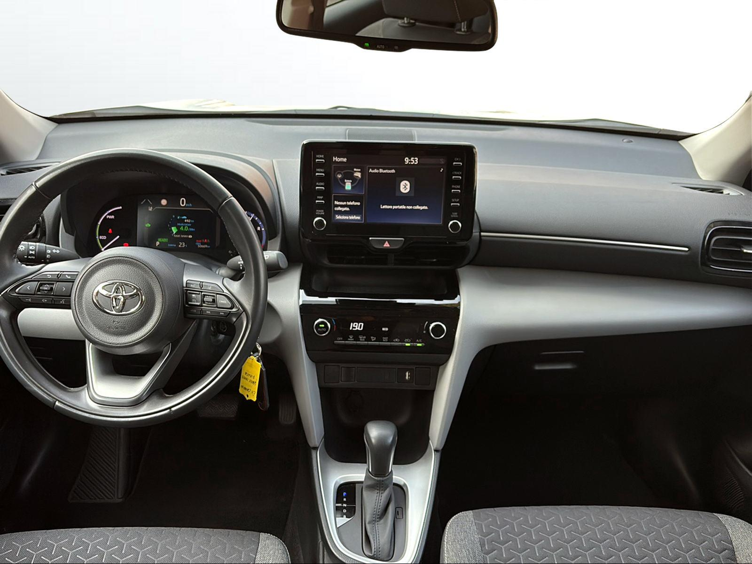 TOYOTA Yaris Cross 1.5 VVT-i HSD Comfort