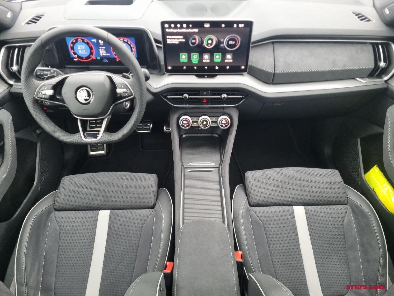 SKODA Kodiaq NEW 2.0 TDI SportLine 4x4 DSG *7Plätzer*Anhängevorrichtung*Panoramadach* 2025