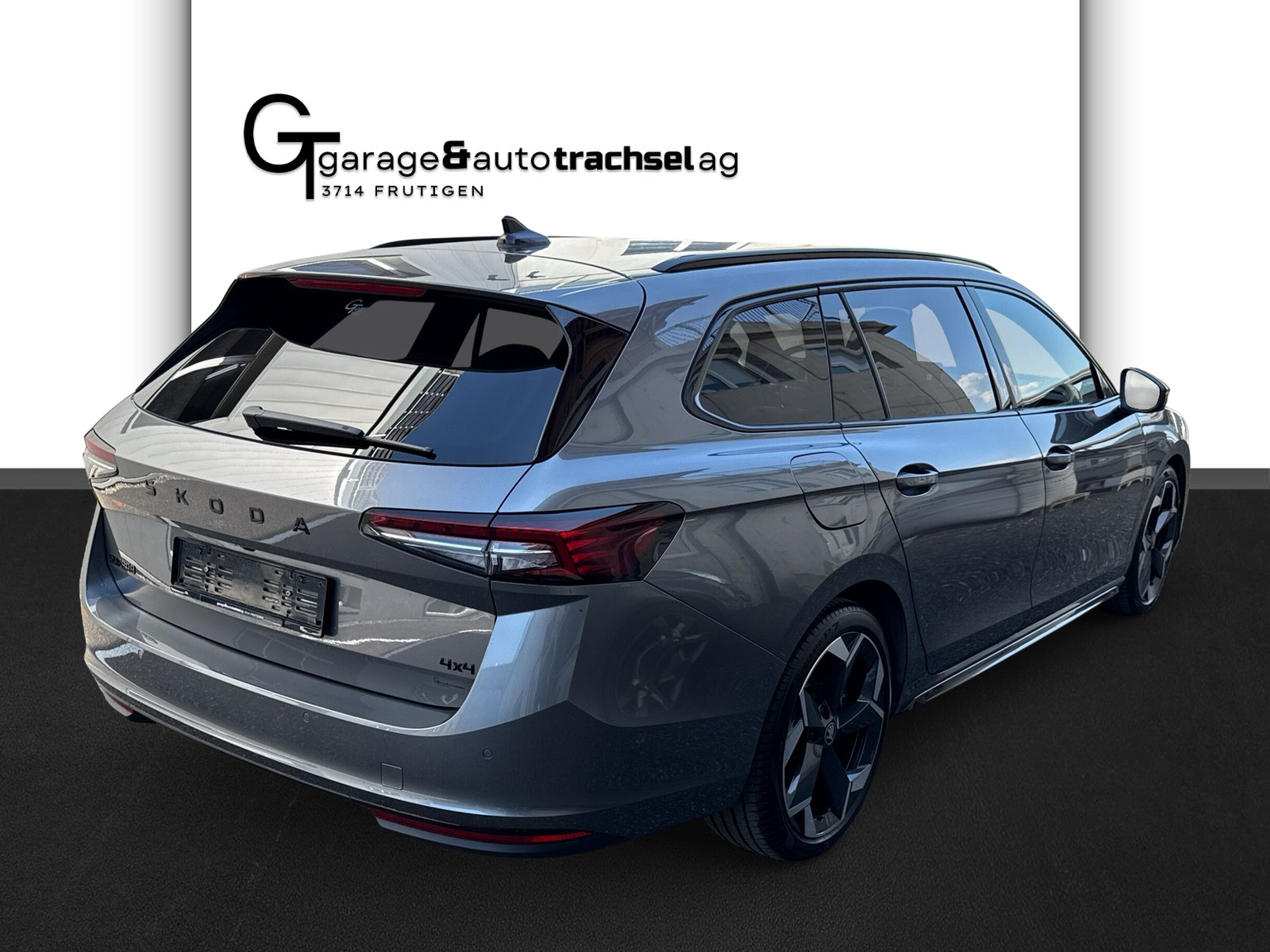 SKODA Superb Combi 2.0 TSI Sportline 4x4 DSG