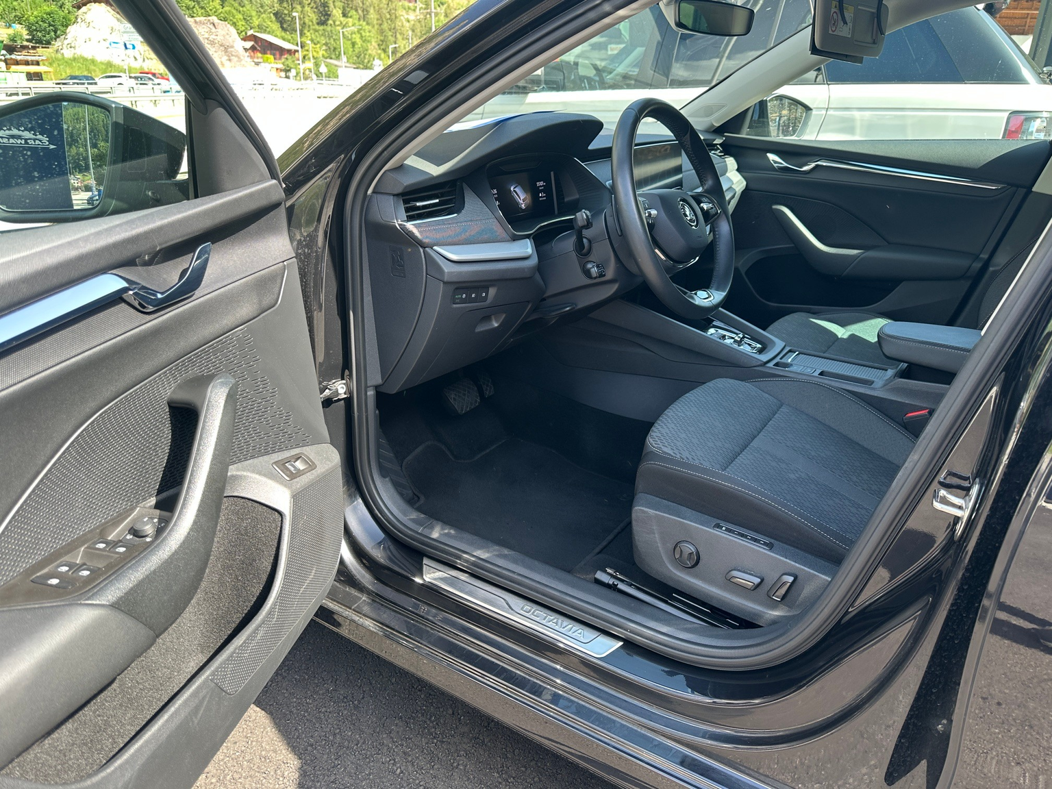 SKODA Octavia Combi 2.0 TSI Style DSG 4x4