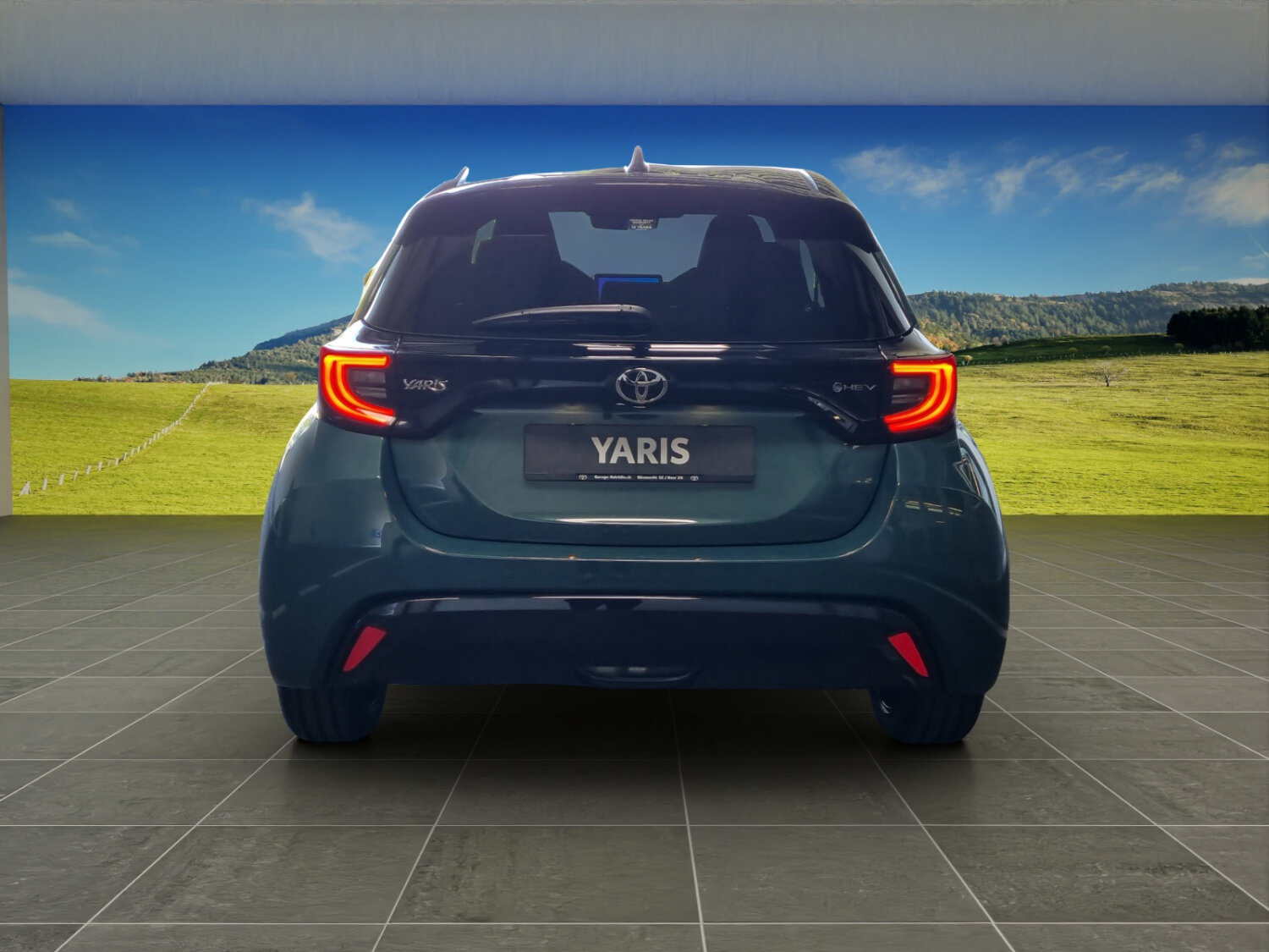 TOYOTA Yaris 1.5 VVT-i HSD Premium