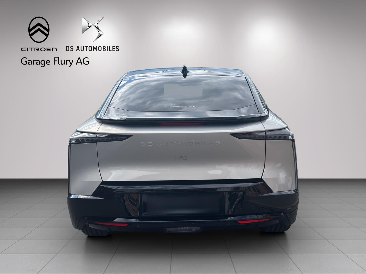 DS AUTOMOBILES No8 E-Tense Jules Verne