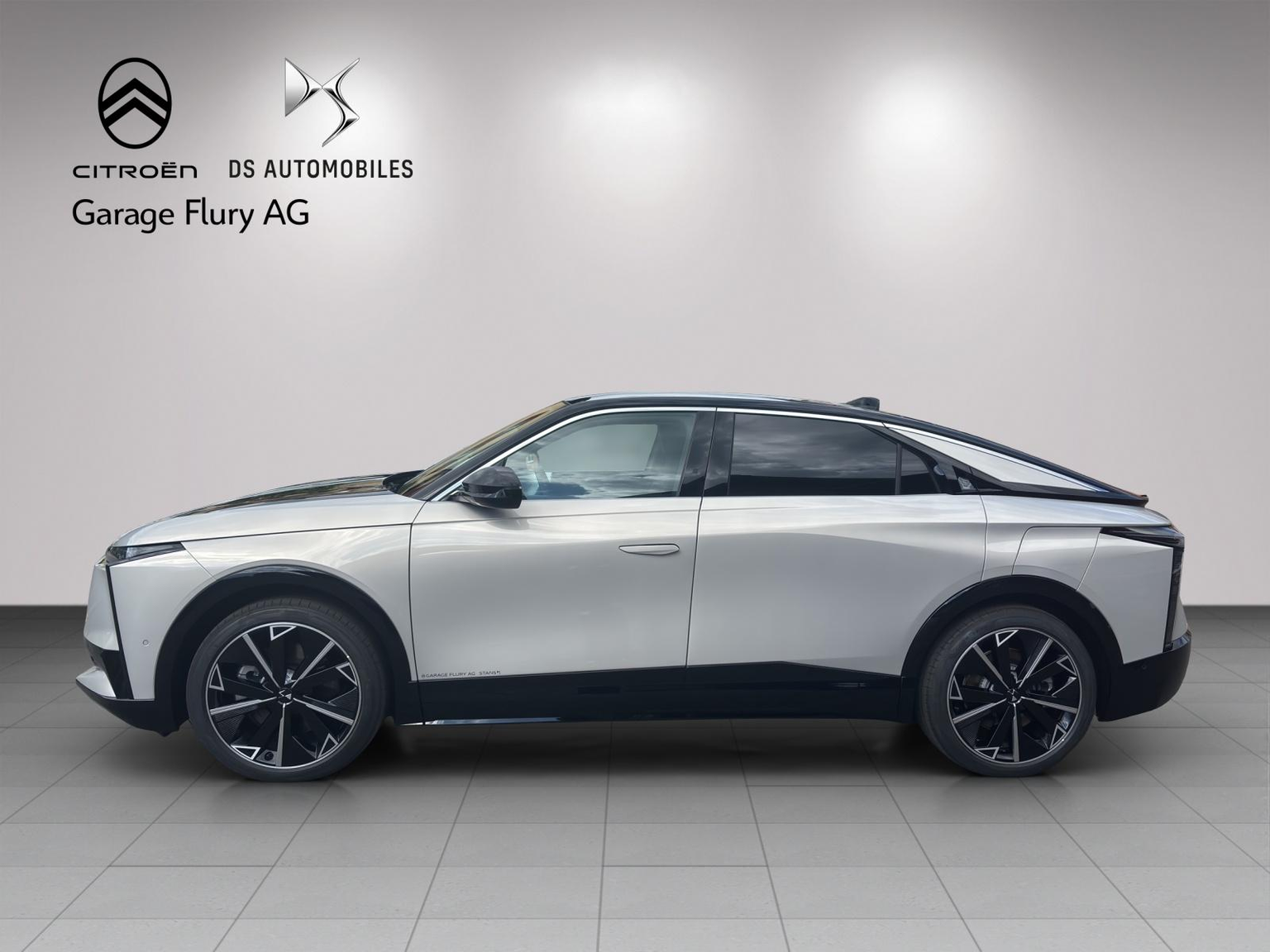 DS AUTOMOBILES No8 E-Tense Jules Verne