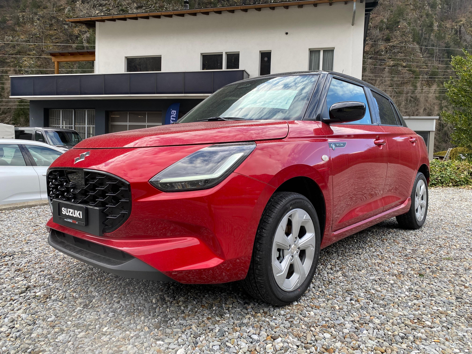 SUZUKI Swift 1.2 Sakura Hybrid 4x4