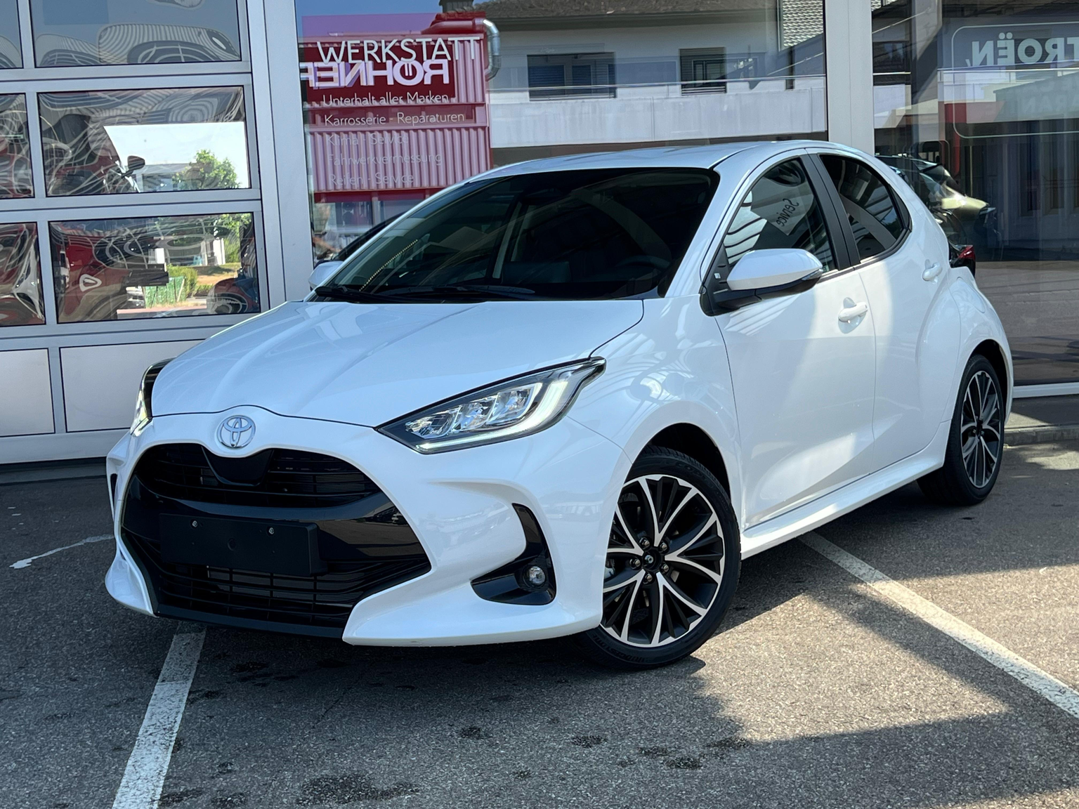 TOYOTA Yaris 1.5 VVT-i HSD Trend
