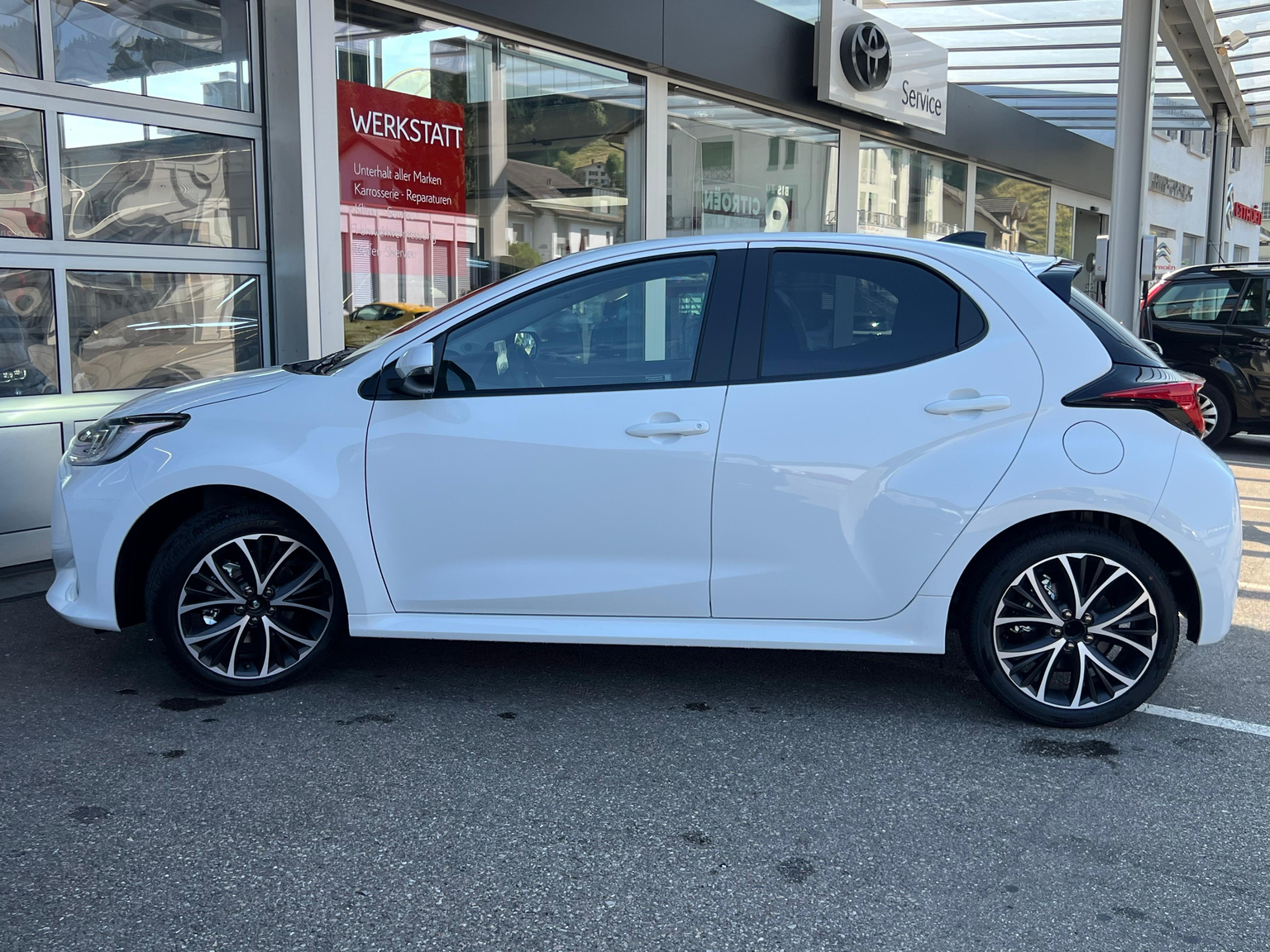 TOYOTA Yaris 1.5 VVT-i HSD Trend