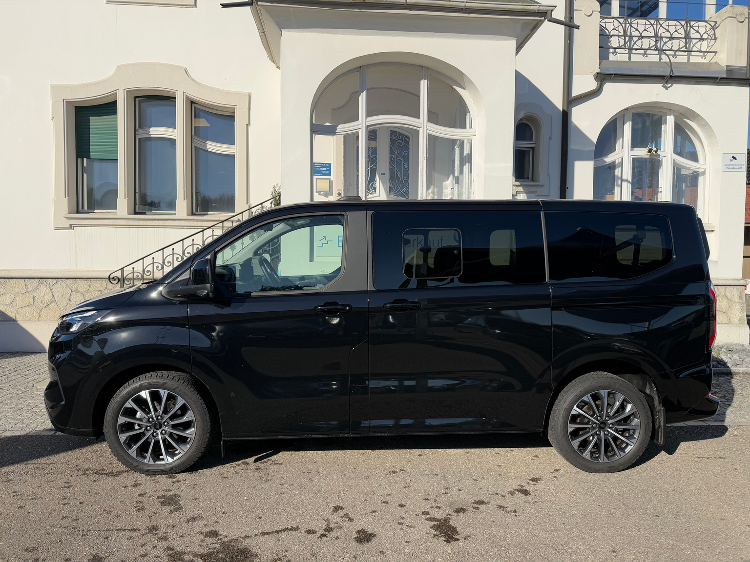FORD Tourneo Bus 320 L1H1 TitaniumX Automat