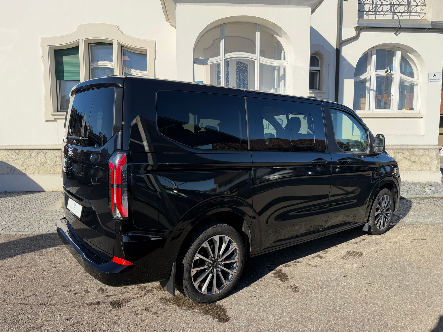 FORD Tourneo Bus 320 L1H1 TitaniumX Automat