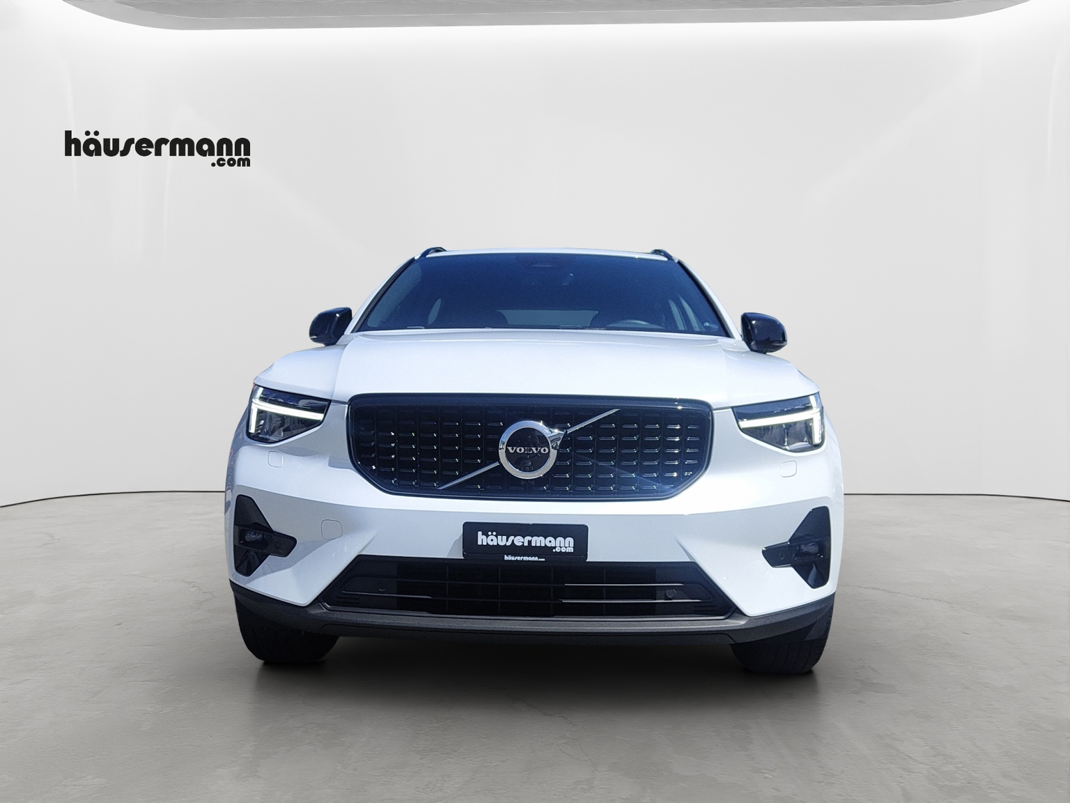 VOLVO XC40 2.0 B3 MH Plus Dark