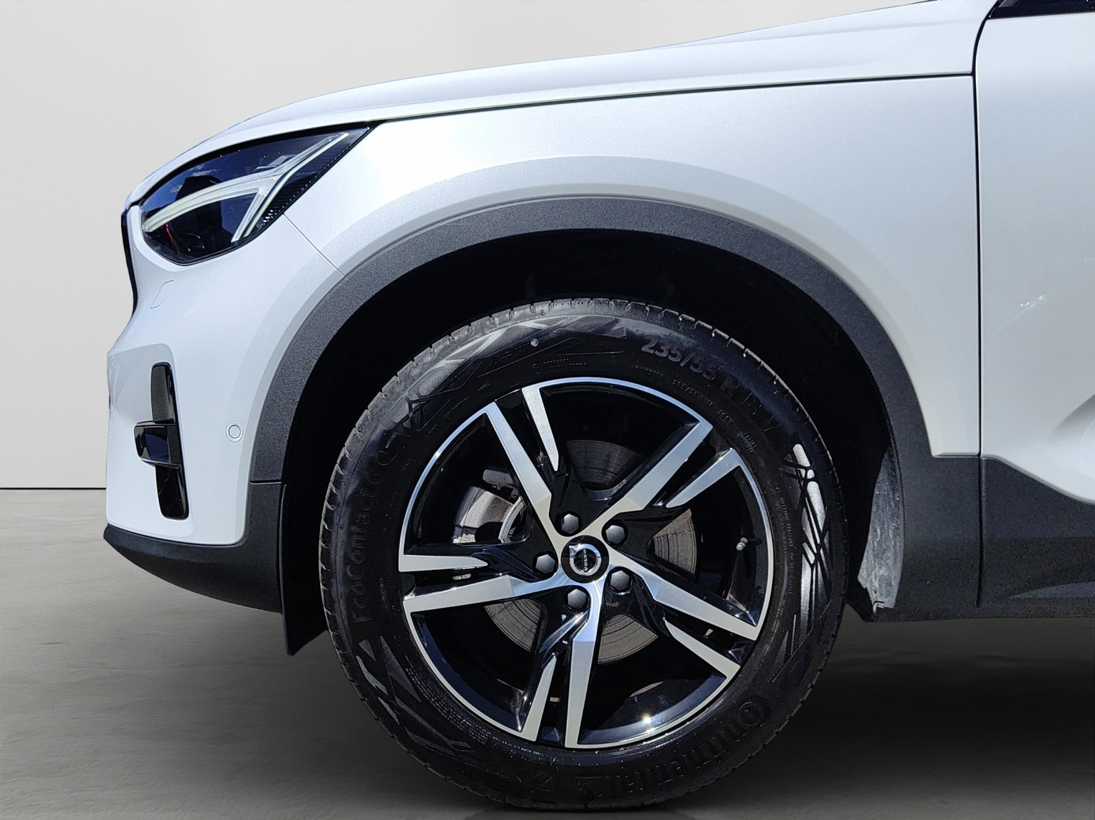 VOLVO XC40 2.0 B3 MH Plus Dark