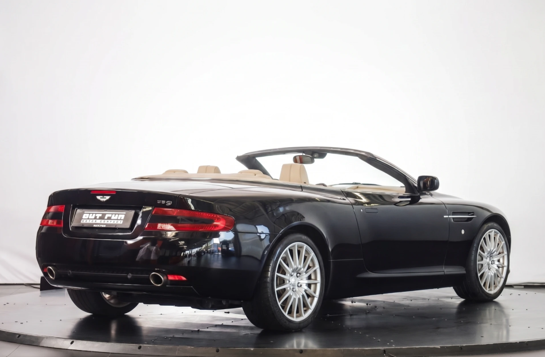 ASTON-MARTIN DB9