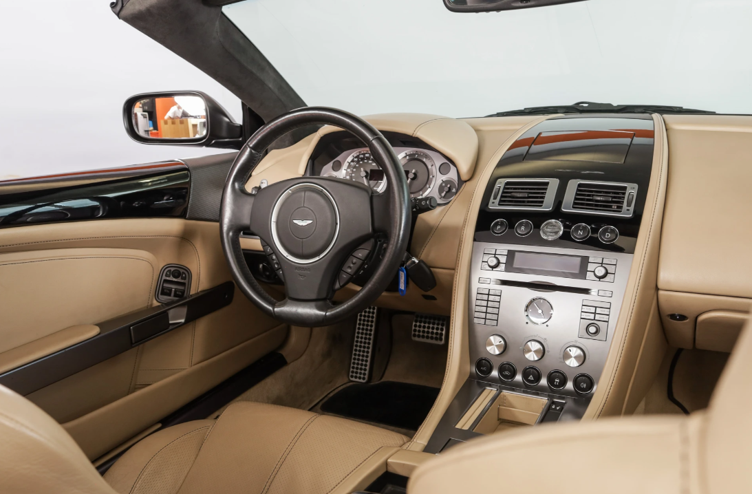 ASTON-MARTIN DB9