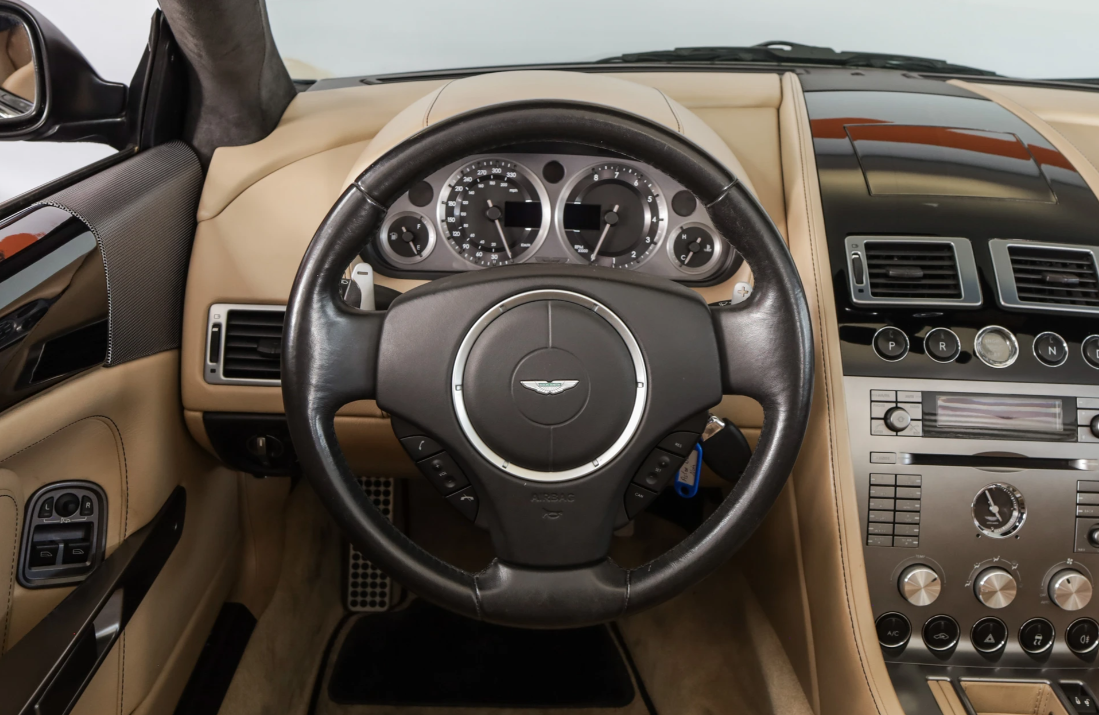 ASTON-MARTIN DB9