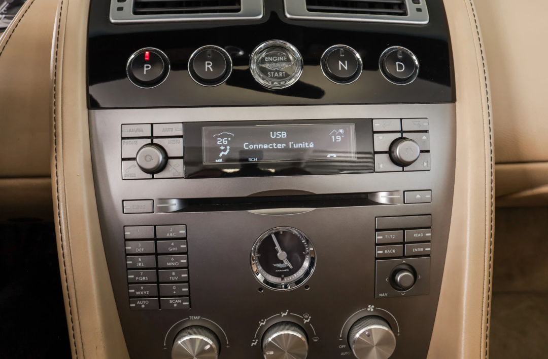 ASTON-MARTIN DB9