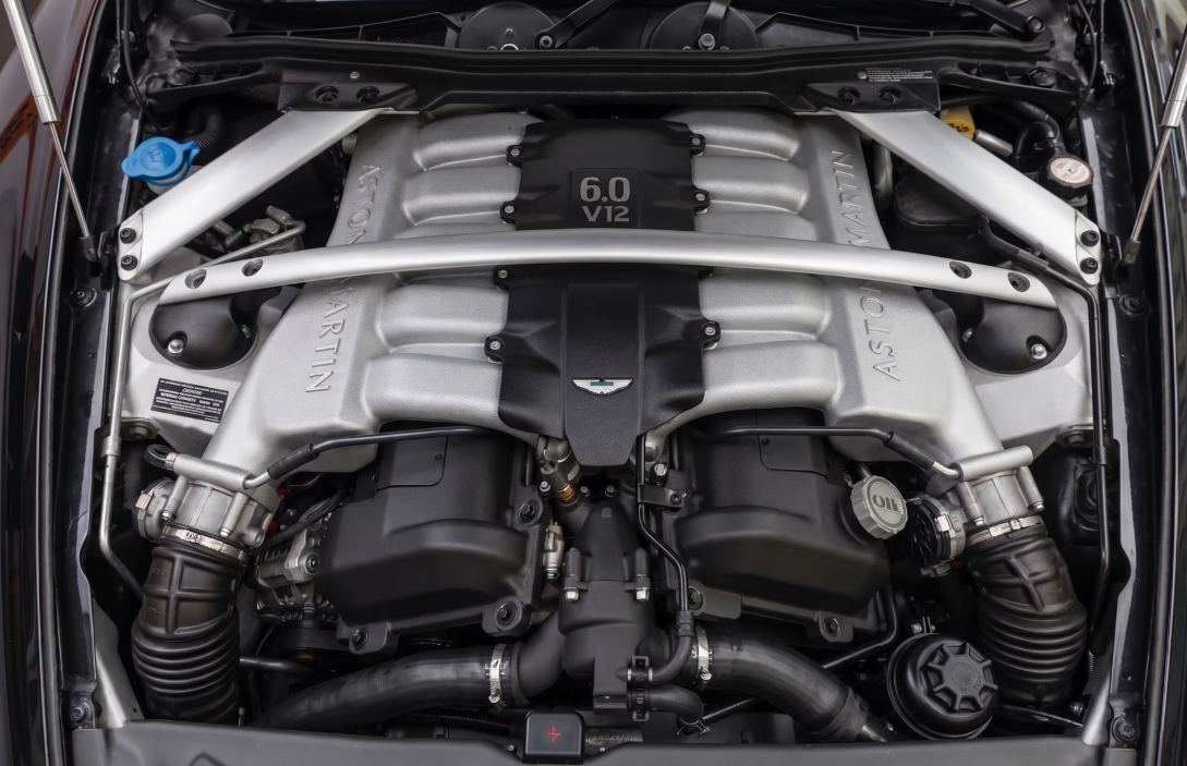 ASTON-MARTIN DB9