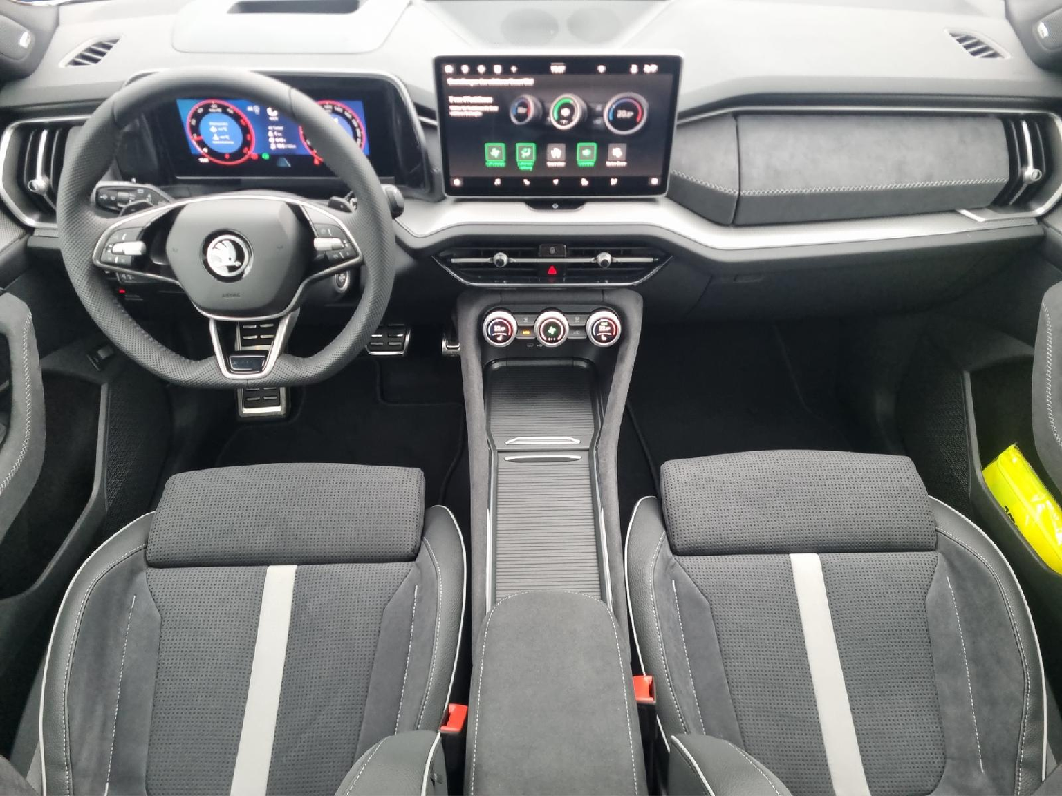 SKODA Kodiaq NEW 2.0 TDI SportLine 4x4 DSG *Standheizung*7Plätzer*Anhängevorrichtung*Panoramadach* 2026