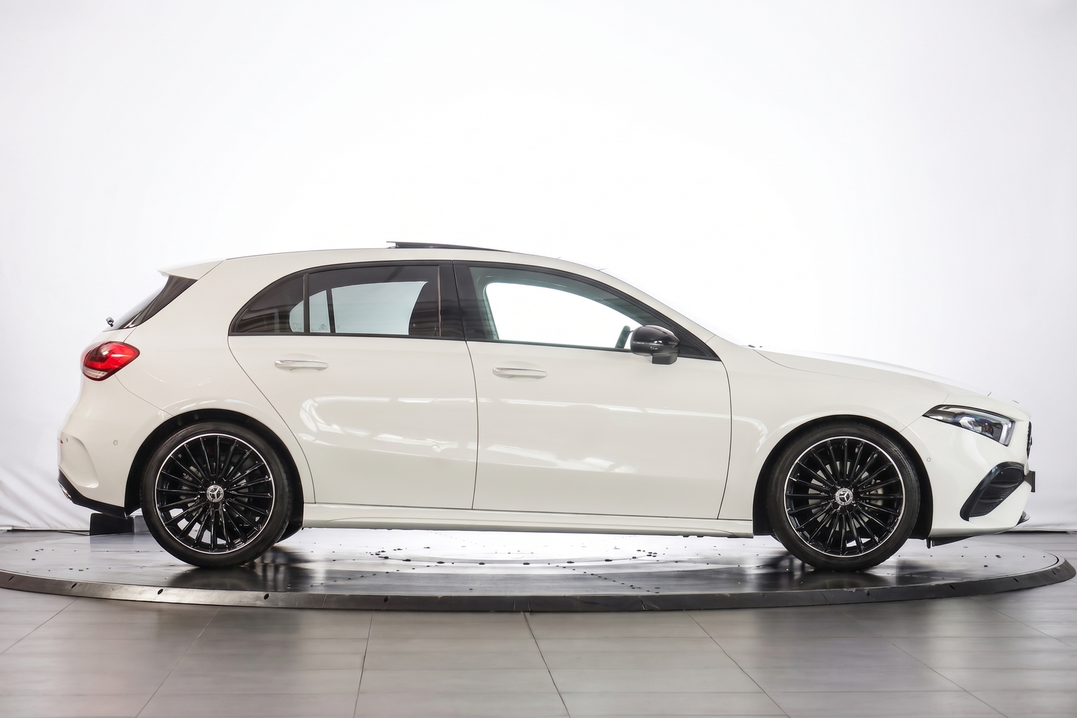 MERCEDES-BENZ A 180 7G-DCT