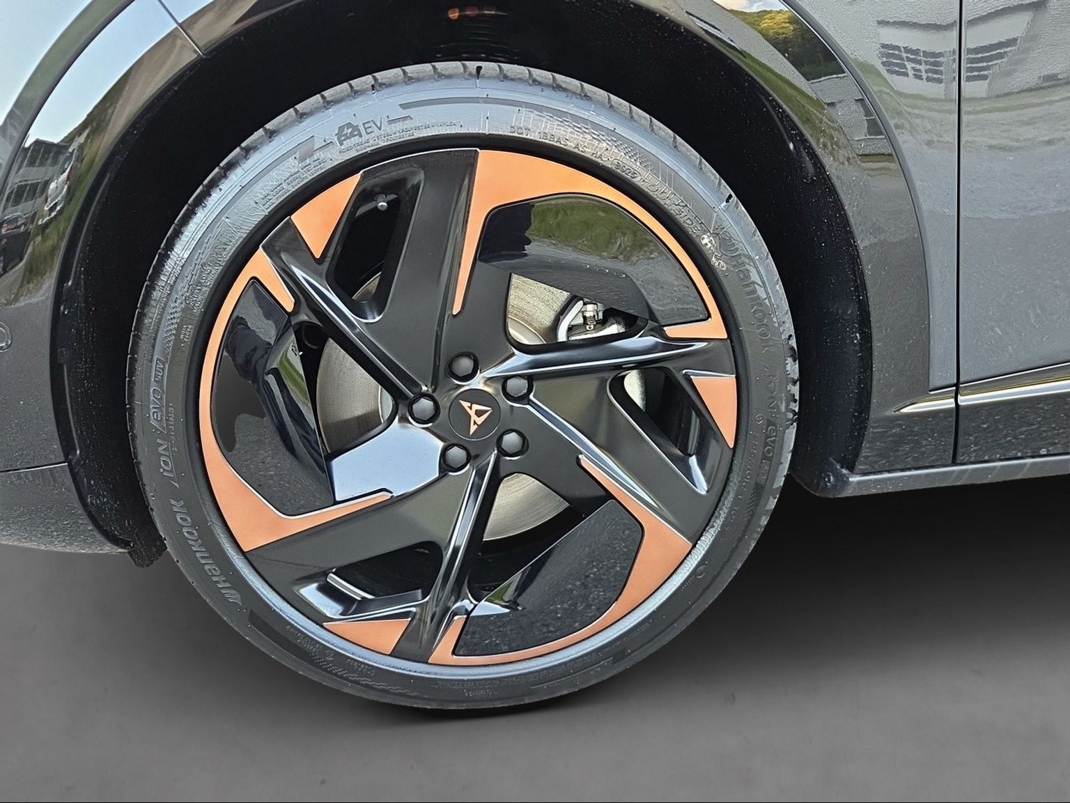 CUPRA Tavascan Prime Edition Adrenaline 4D