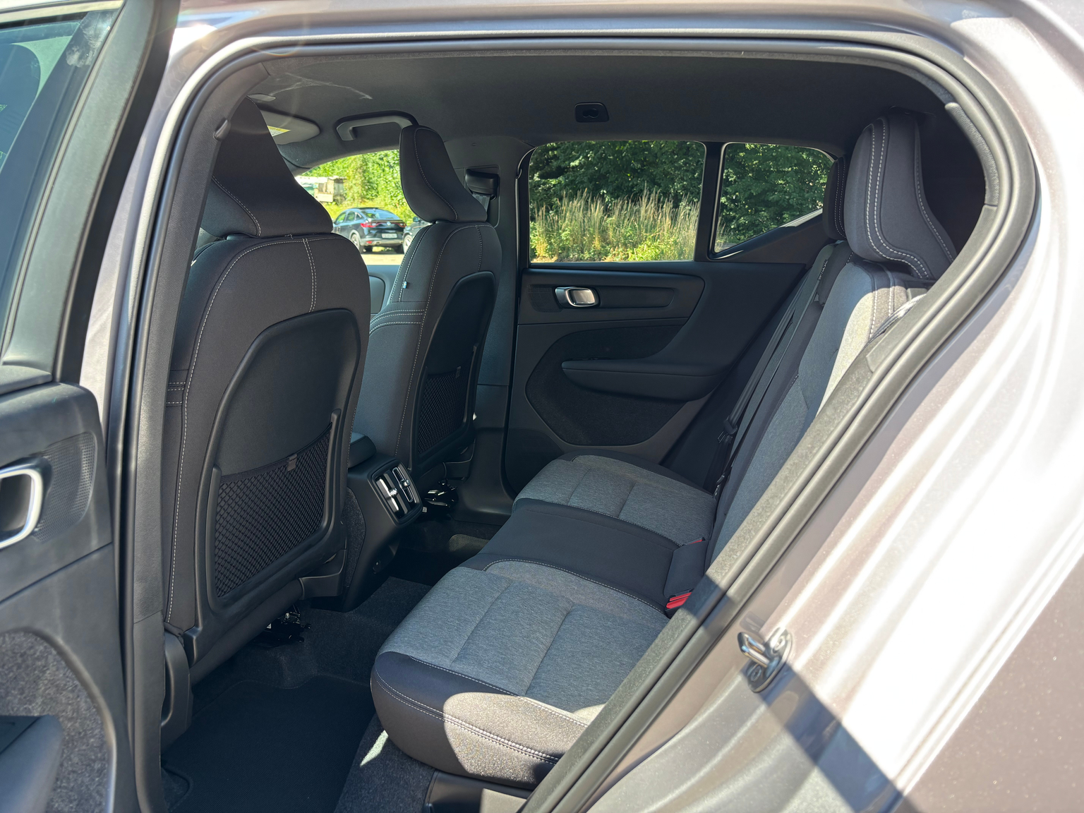 VOLVO XC40 2.0 B4 MH Plus Dark