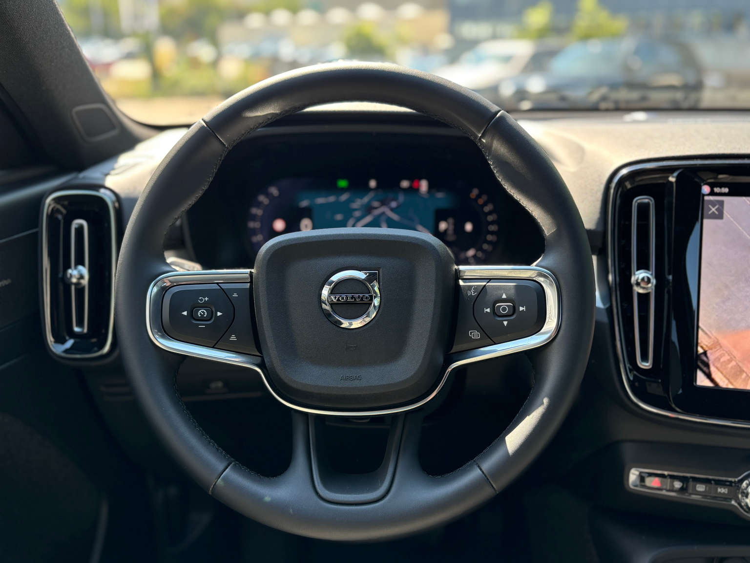 VOLVO XC40 2.0 B4 MH Plus Dark