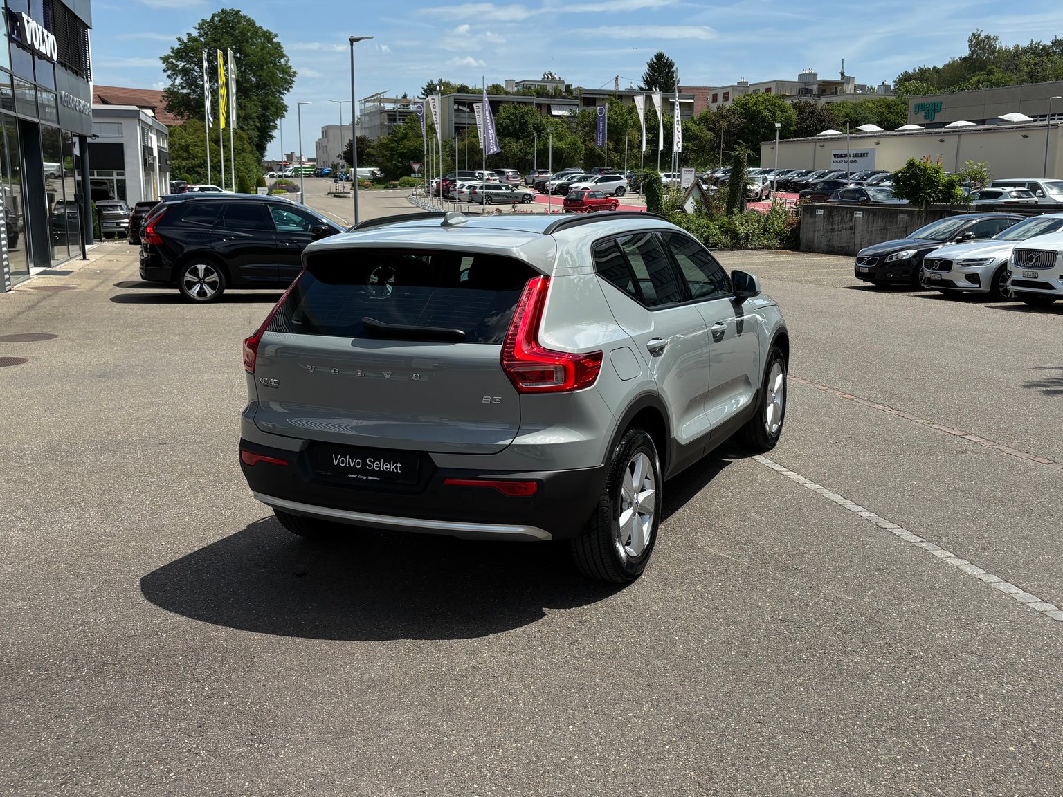 VOLVO XC40 2.0 B3 MH Essential