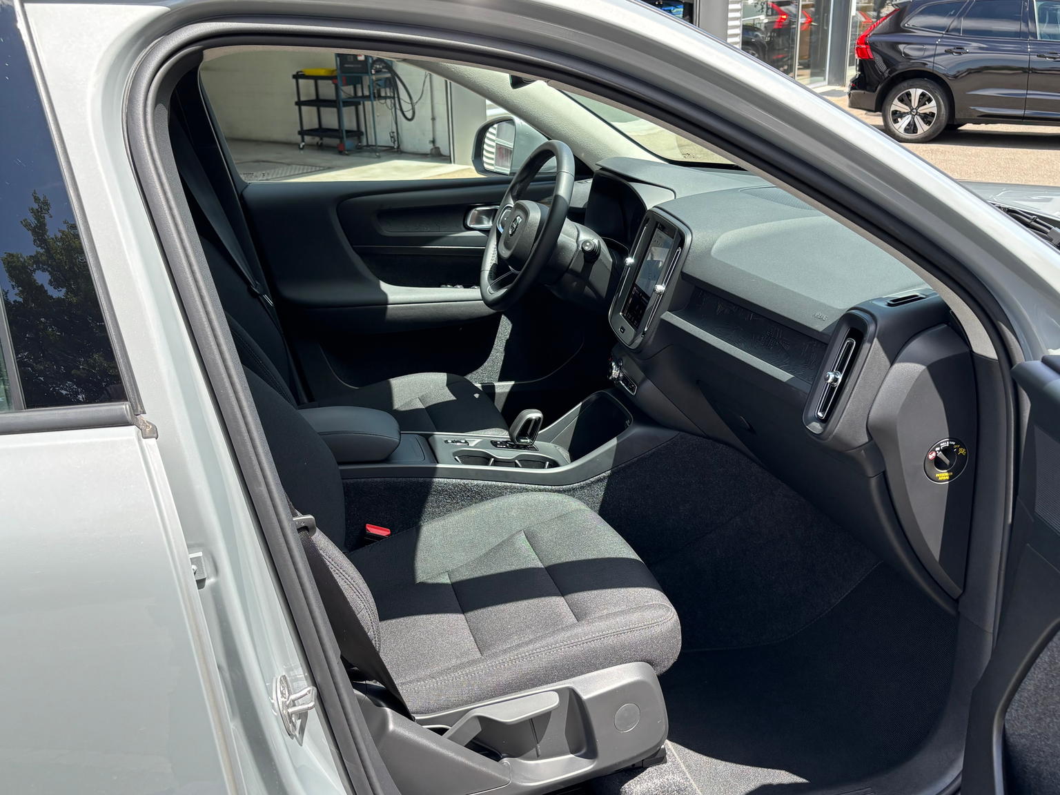 VOLVO XC40 2.0 B3 MH Essential