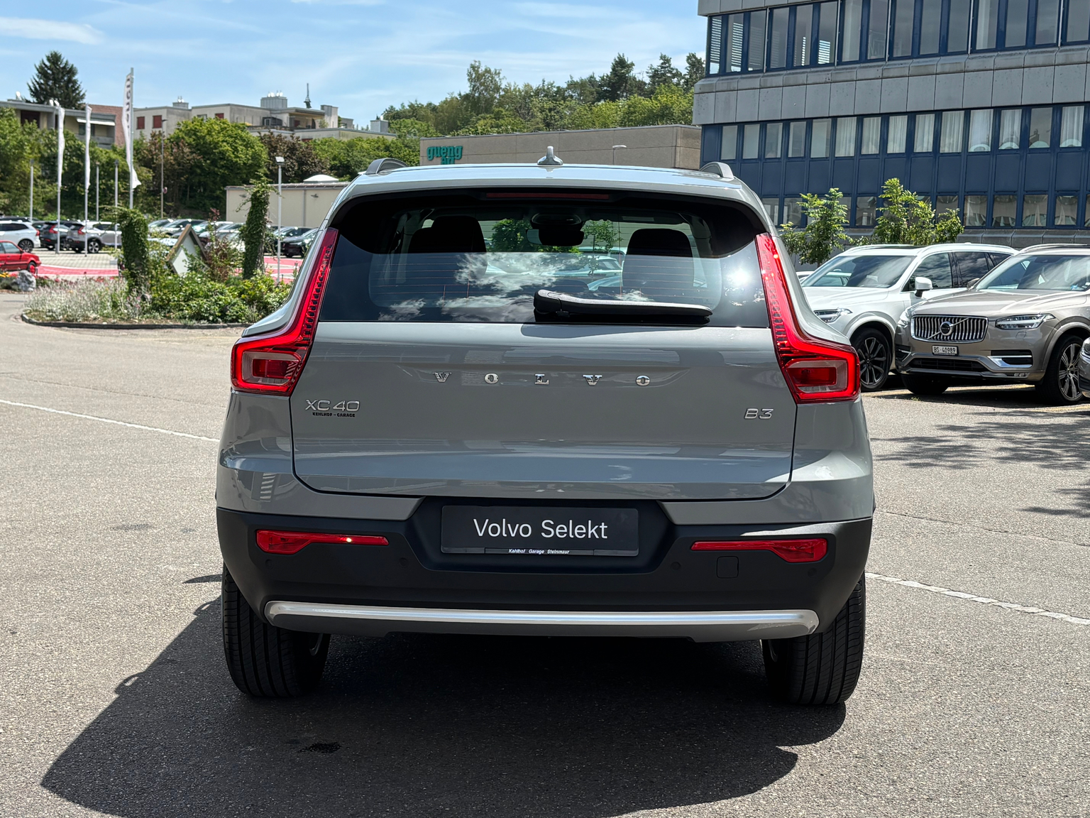 VOLVO XC40 2.0 B3 MH Essential