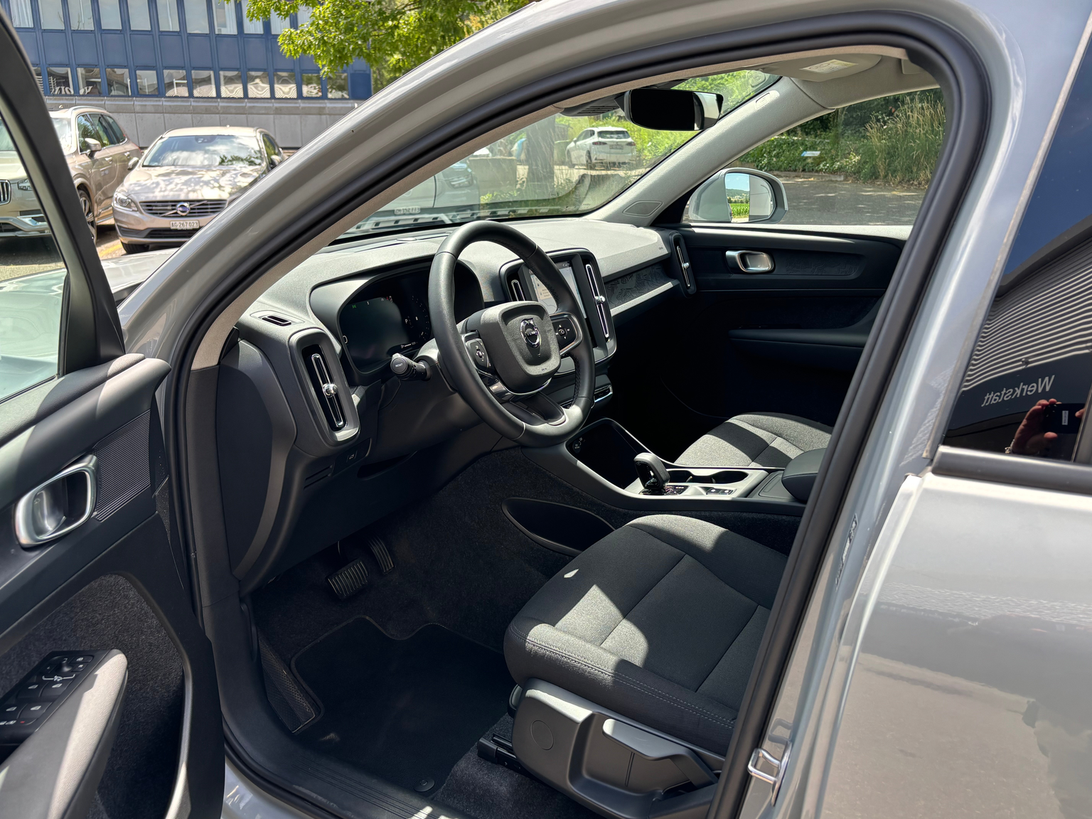 VOLVO XC40 2.0 B3 MH Essential