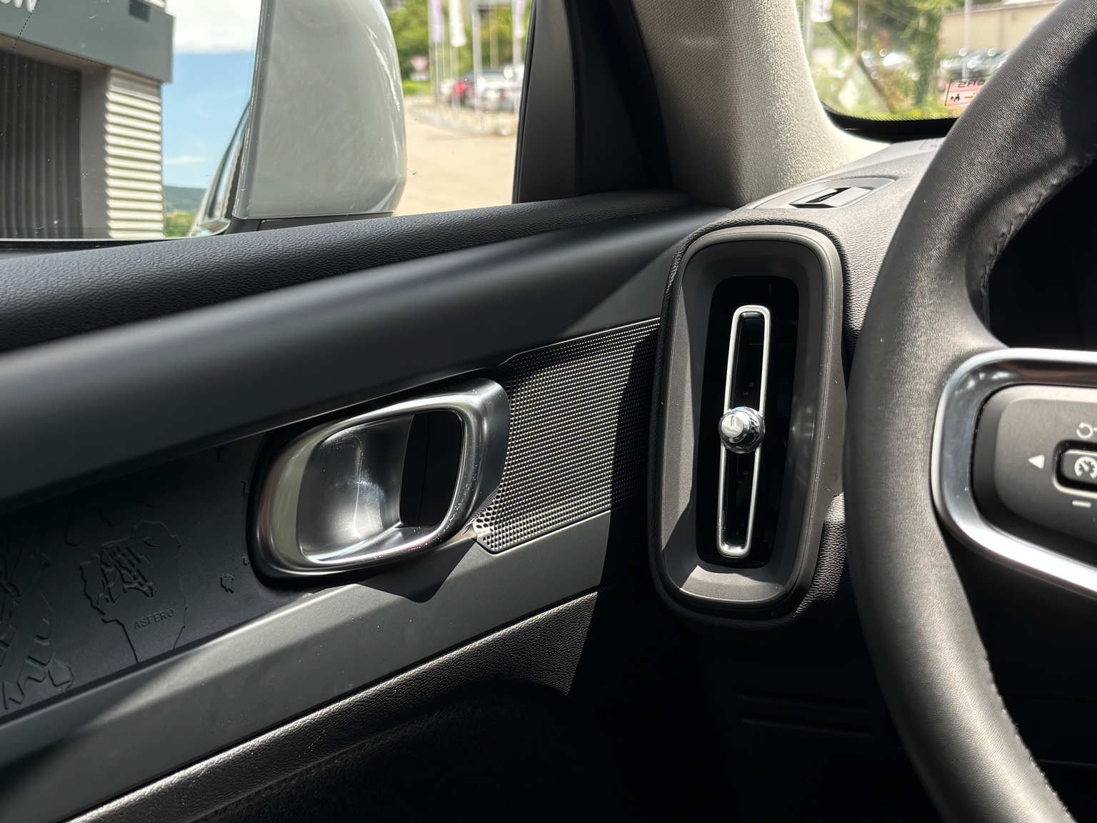 VOLVO XC40 2.0 B3 MH Essential