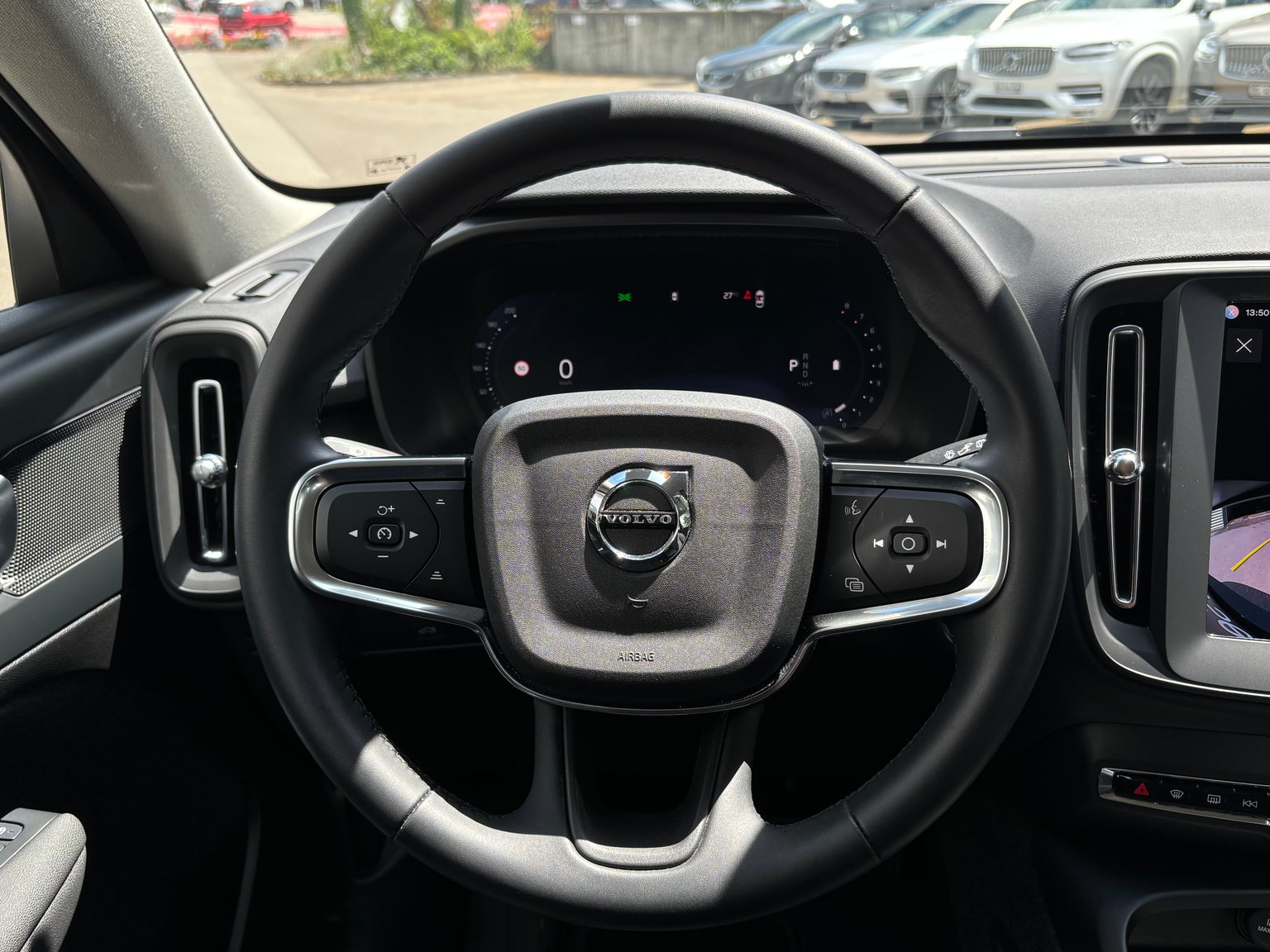 VOLVO XC40 2.0 B3 MH Essential