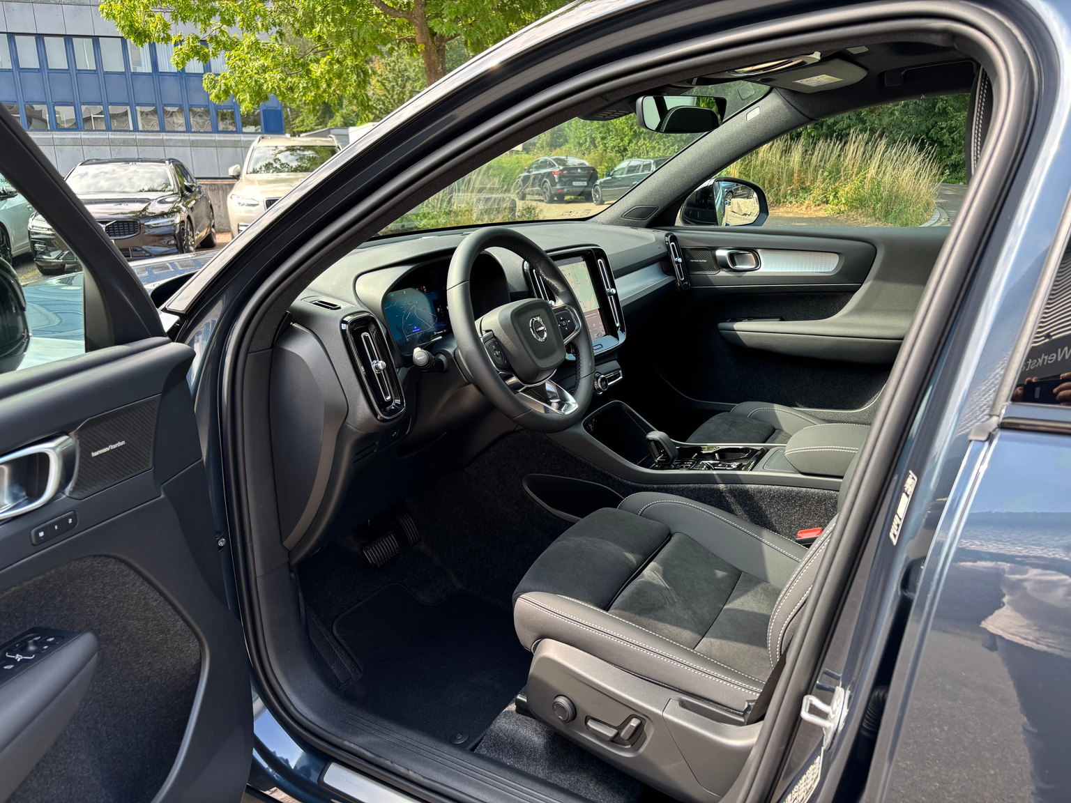 VOLVO XC40 2.0 B4 MH Black Edition