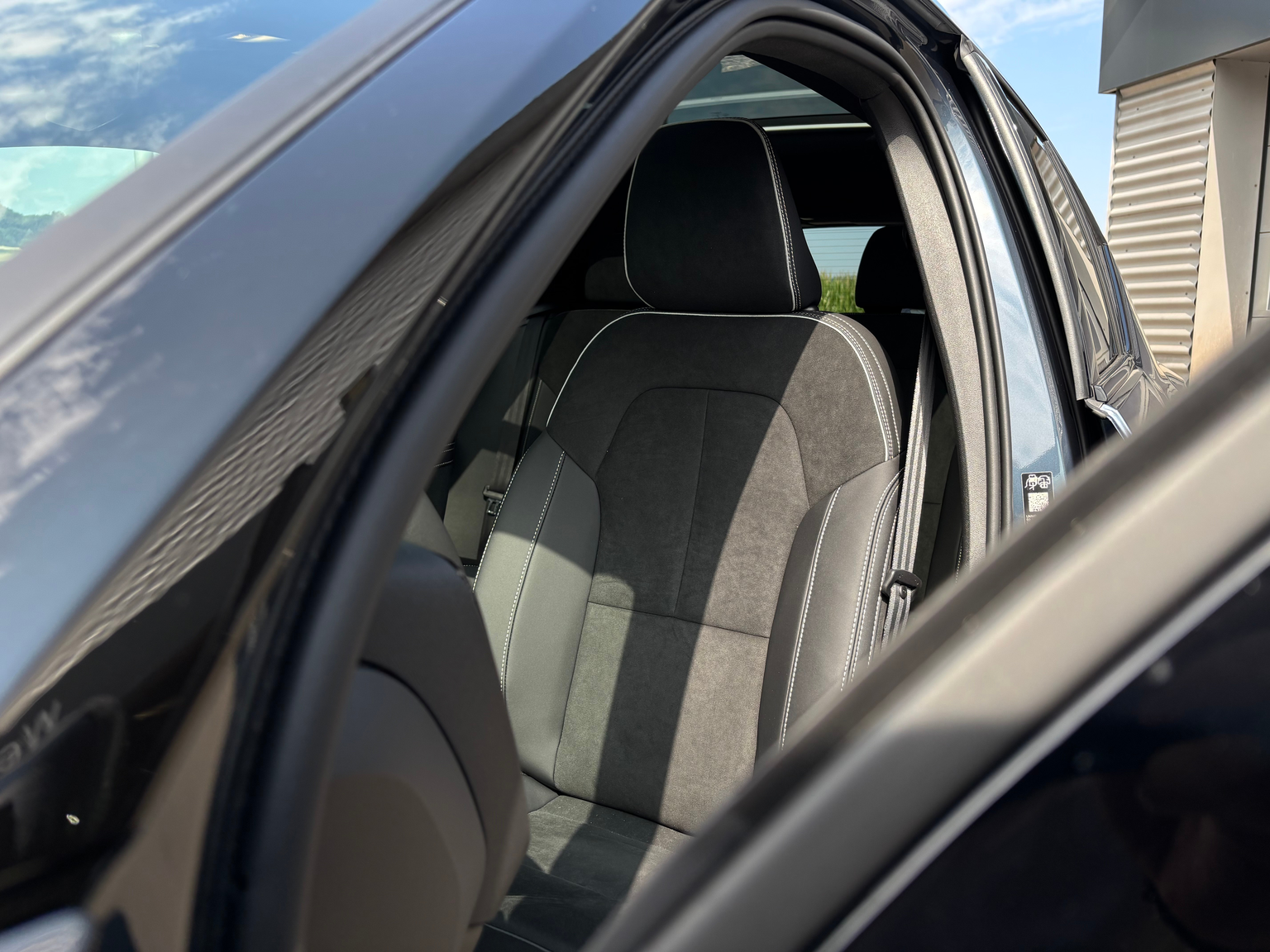 VOLVO XC40 2.0 B4 MH Black Edition