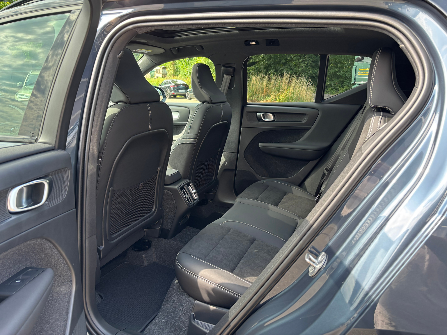 VOLVO XC40 2.0 B4 MH Black Edition