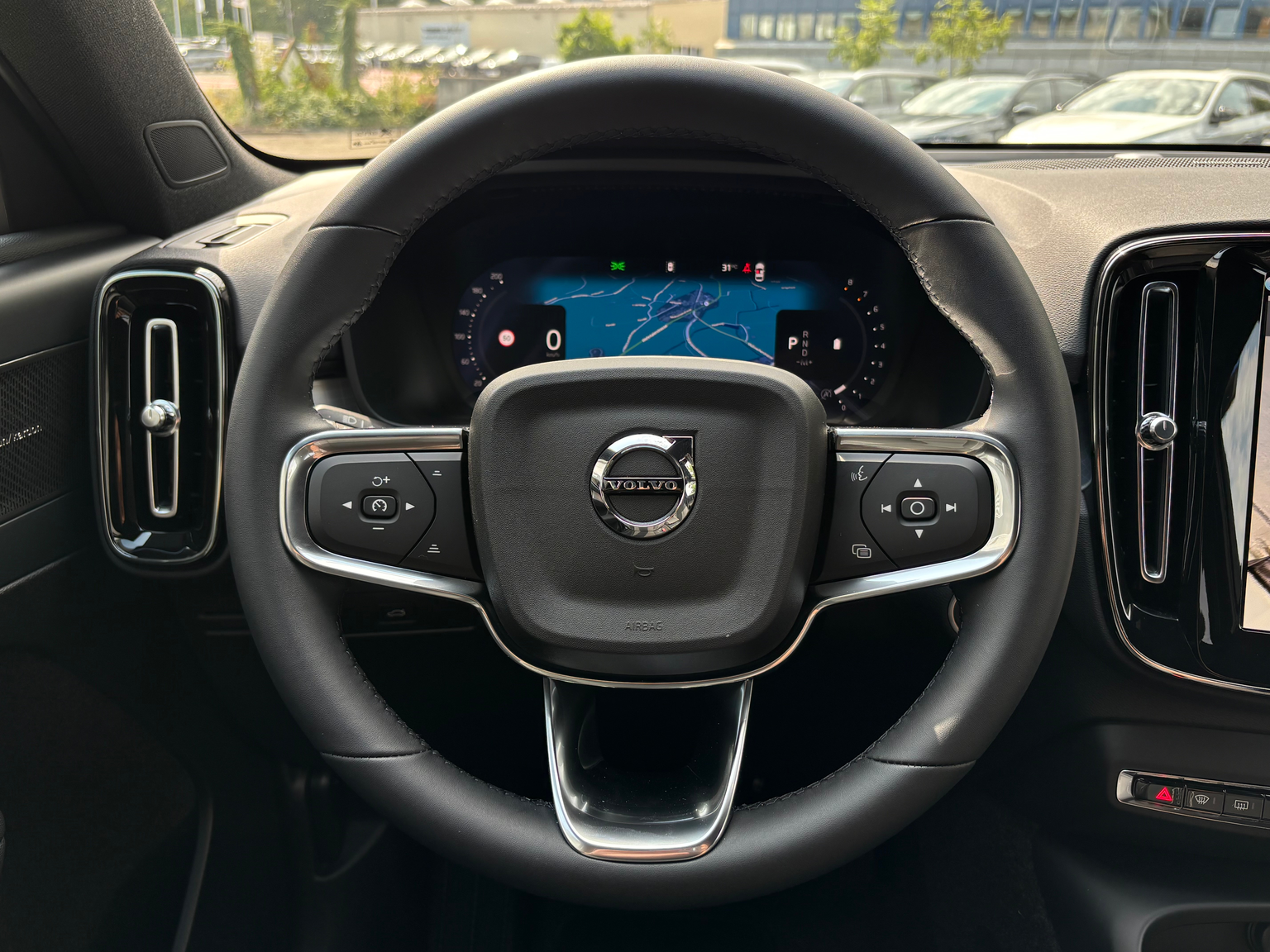 VOLVO XC40 2.0 B4 MH Black Edition