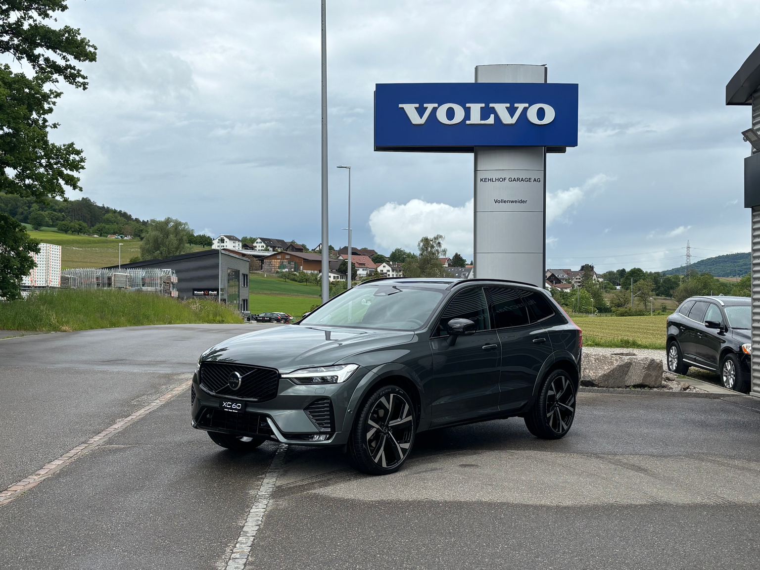 VOLVO XC60 2.0 B5 MH Plus Dark AWD