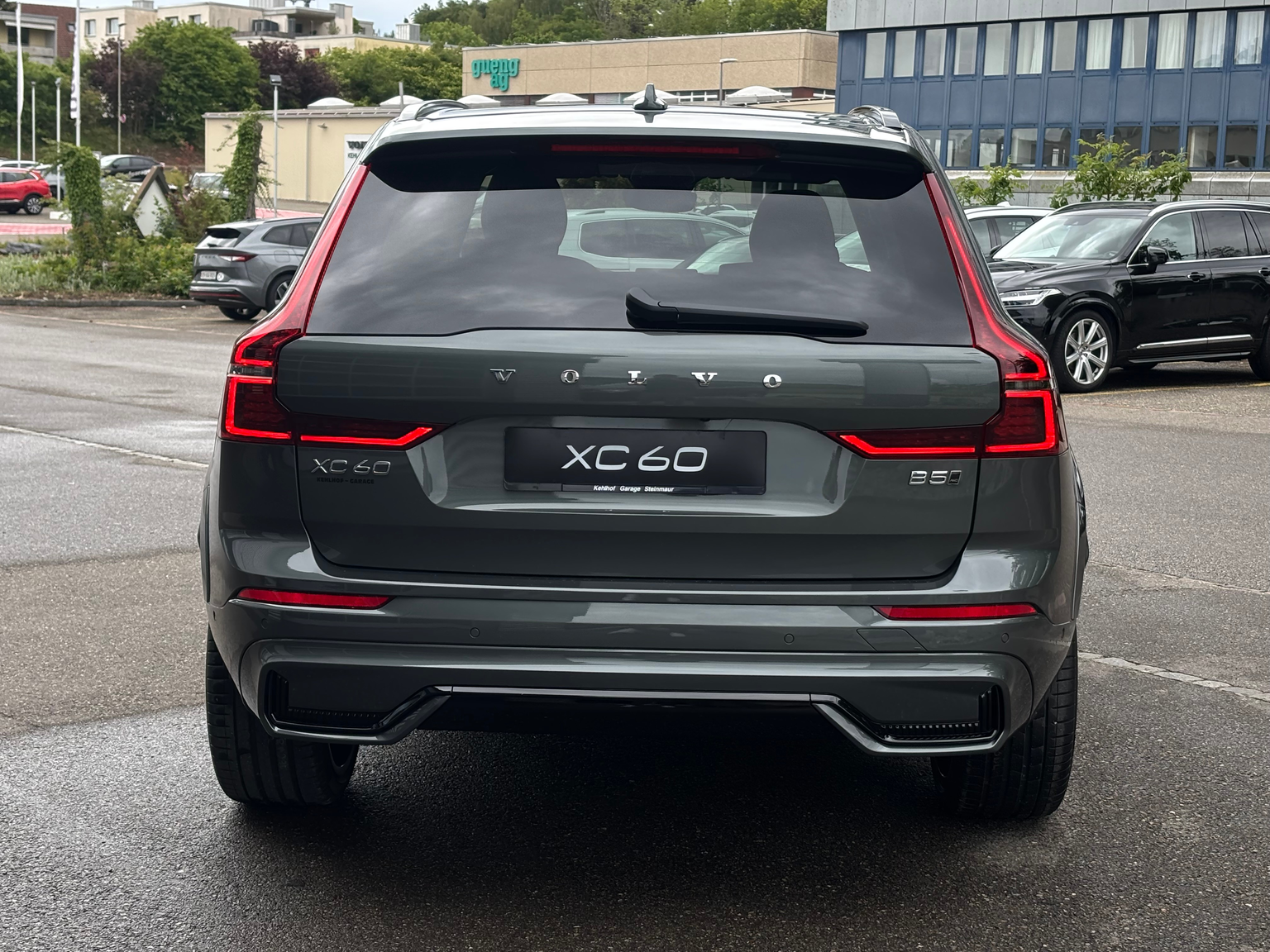 VOLVO XC60 2.0 B5 MH Plus Dark AWD