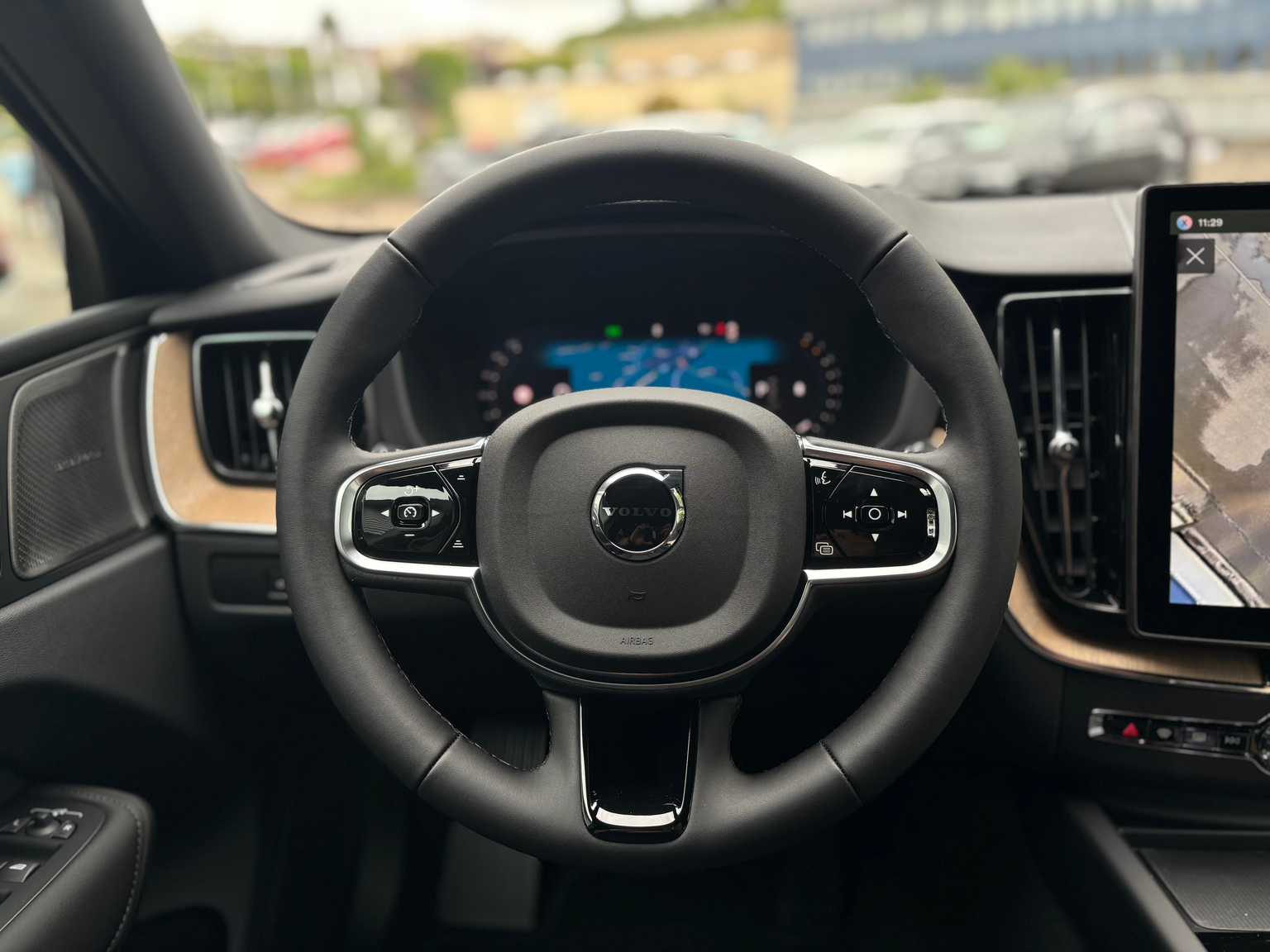 VOLVO XC60 2.0 B5 MH Plus Dark AWD
