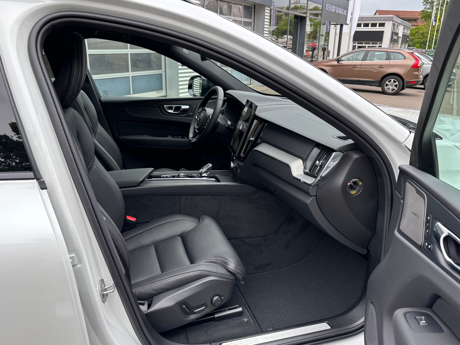 VOLVO XC60 2.0 T8 TE Black Edition eAWD