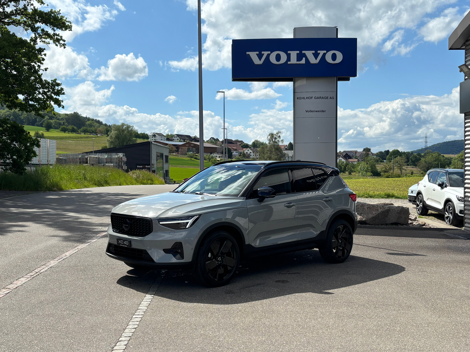 VOLVO XC40 2.0 B4 MH Black Edition