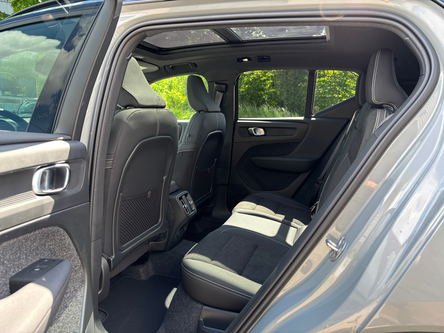 VOLVO XC40 2.0 B4 MH Black Edition
