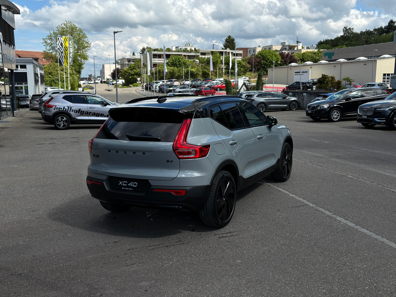 VOLVO XC40 2.0 B4 MH Black Edition